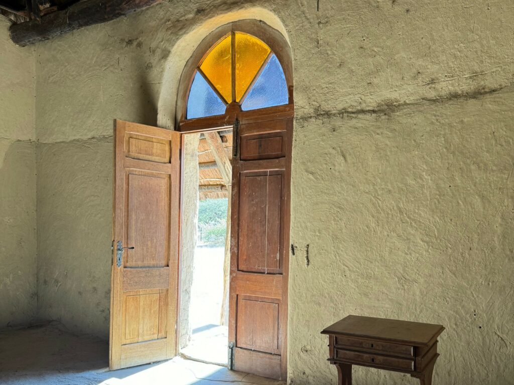 Oniipan kirkon ovi