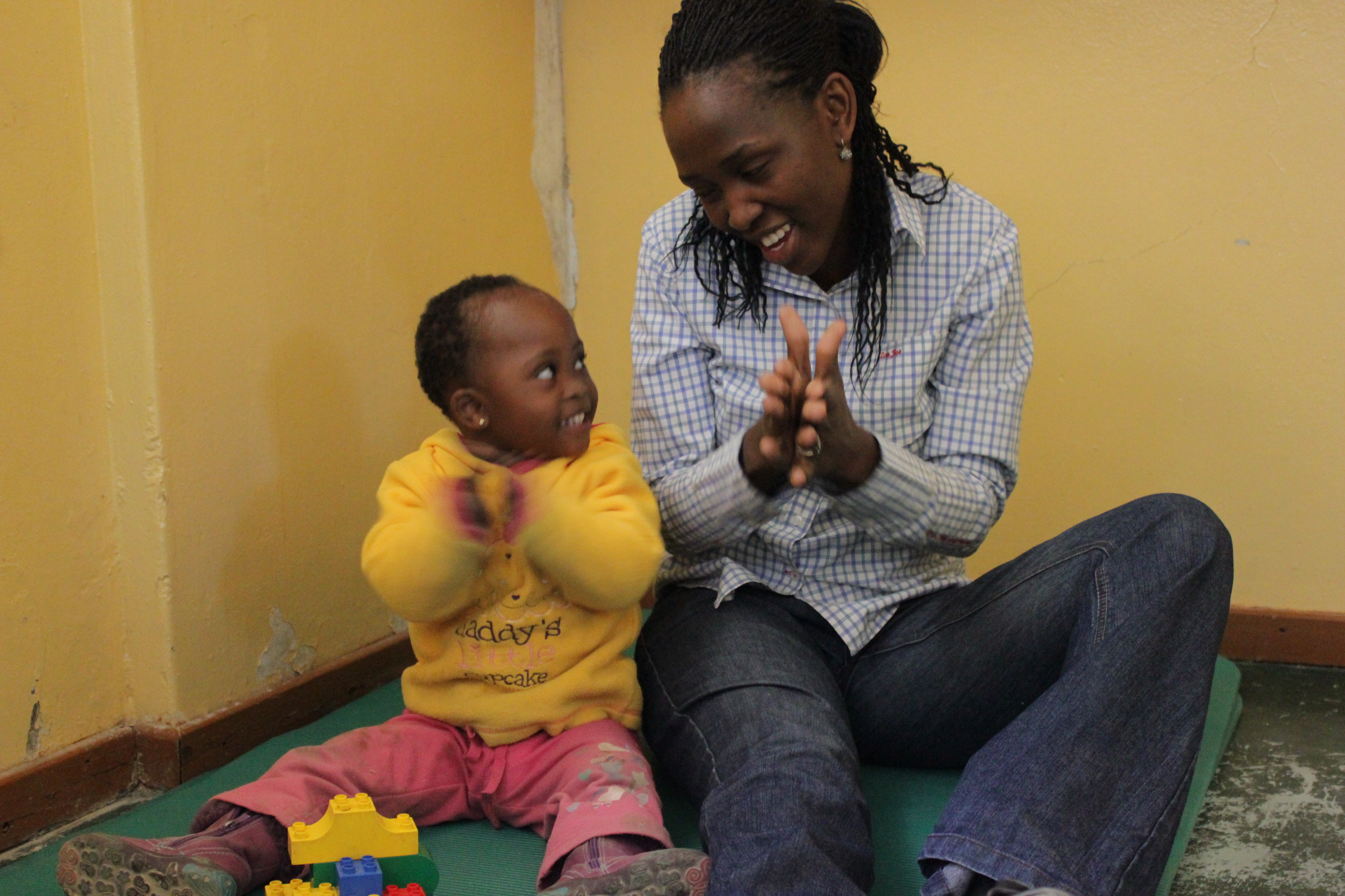 Tigele-tytär on laittanut Tegugo Nhlathon arvot uuteen järjestykseen. ”Tärkeintä on rakkaus ja toistensa tukeminen”