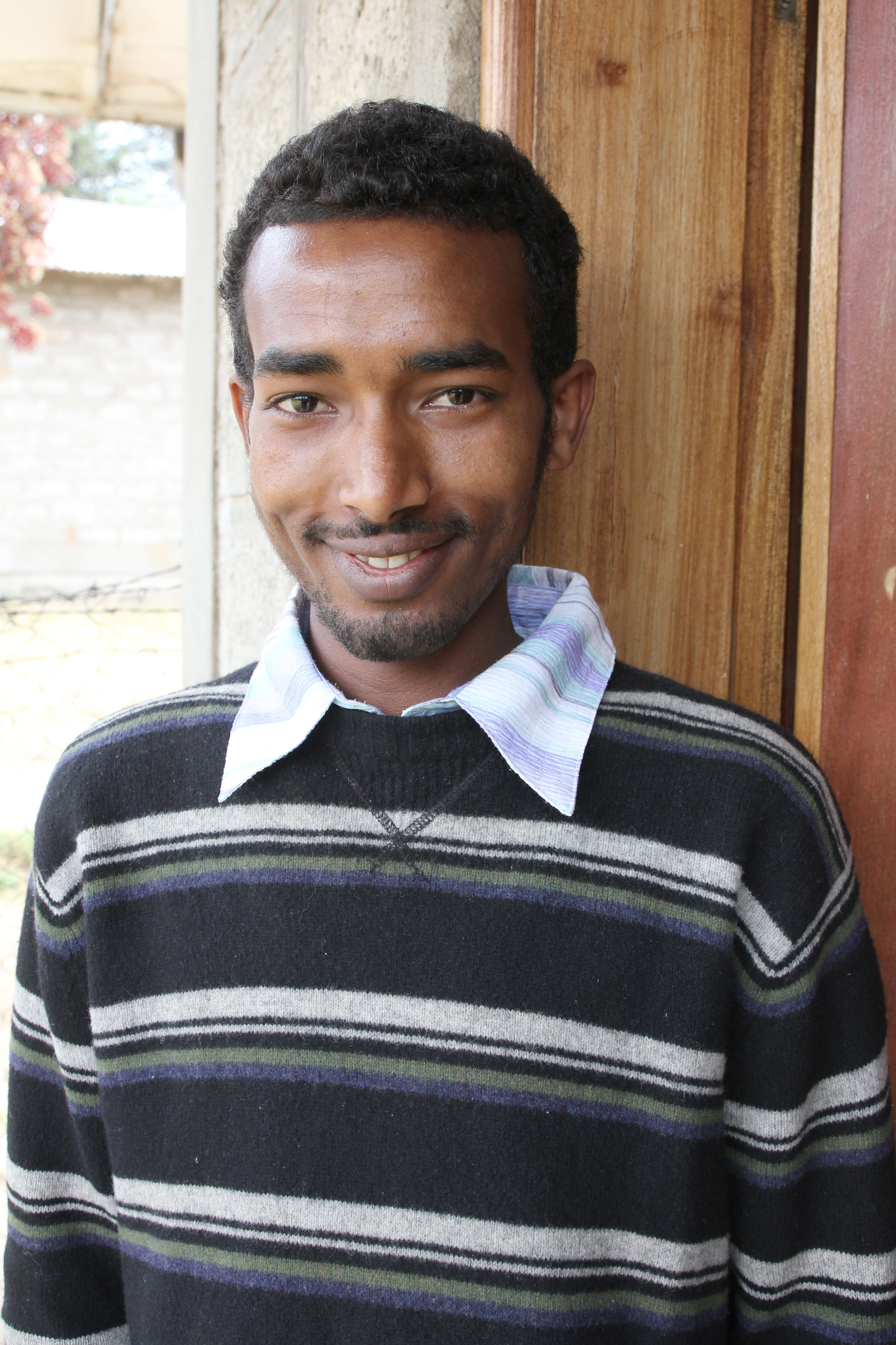 Kuulovammainen Abdulgafar unelmoi lääkärin ja evankelistan ammateista.