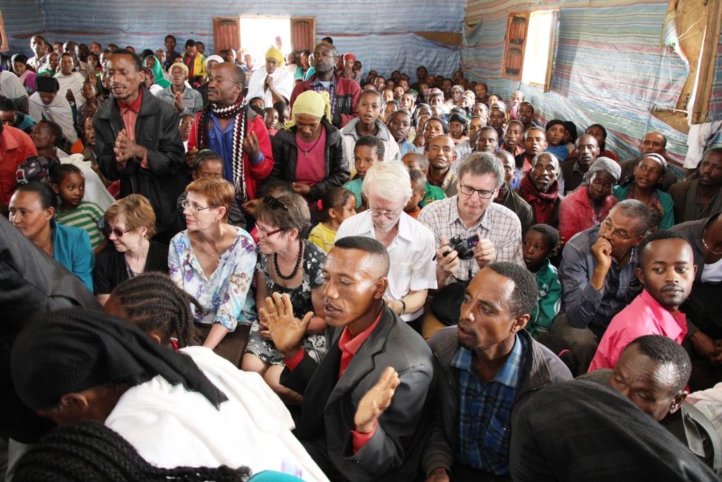 Lappeenrantalaiset pääsivät nauttimaan etiopialaisen jumalanpalveluksen tunnelmasta Sailemin seurakunnan yhdellä saarnapaikalla Yunna Gindassa. Uusia saarnapaikkoja syntyy kirkon ja seurakuntien tavoittavan työn kautta