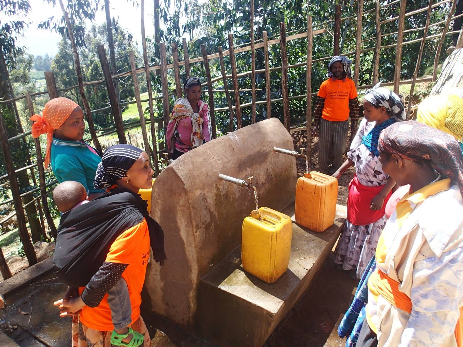 Lähetysseuran tuella Danichon kylään rakennetusta vesihuoltojärjestelmästä hyötyy 35 000 ihmistä. Erityisesti naisten elämään hanke toi valtavan helpotuksen. Lue lisää Etiopian Facebook-sivulta.