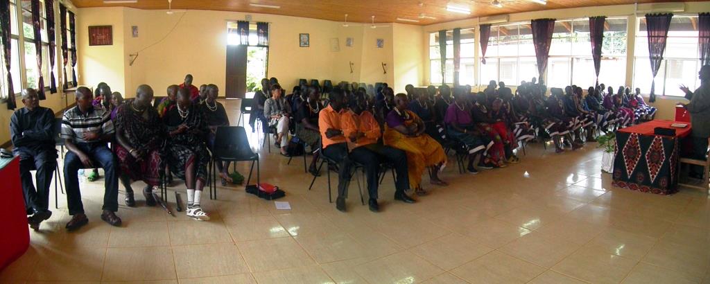Tansanian Morogorossa tehtiin maaliskuun lopussa tärkeä maasaityttöjen terveyttä edistävä päätös. Alueen maasait ovat päättäneet lopettaa tyttöjen sukupuolielinten silpomisen. Kirkko ja Suomen Lähetysseura järjestivät kokouksen