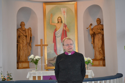Arkkipiispa Kari Mäkinen piti aamuhartauden Hatsinassa.