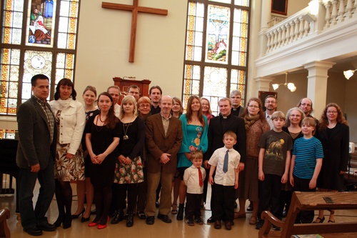 Lähetystalolla vietettiin 18.5. kirkon kansainvälisen koulutuksen päätösjuhlaa. Kuva Kirsi Elo