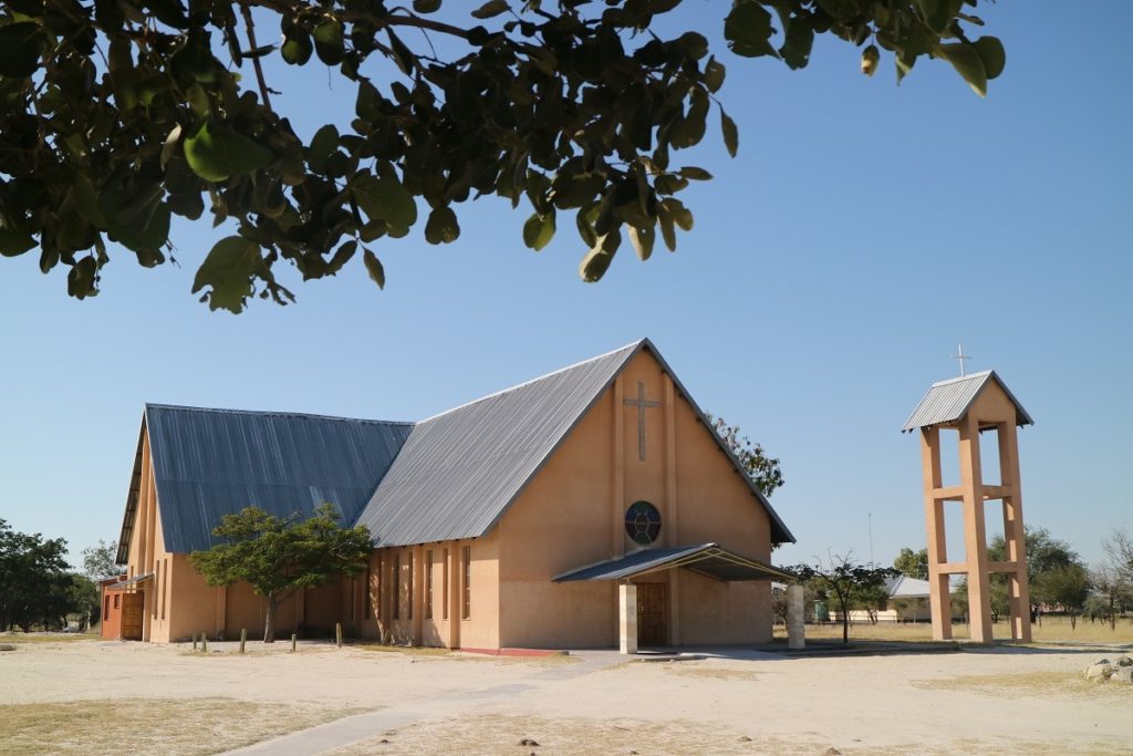 Namibian evankelis-luterilaisen kirkon pääkirkko sijaitsee Oniipassa,, Pohjois-Namibiassa.